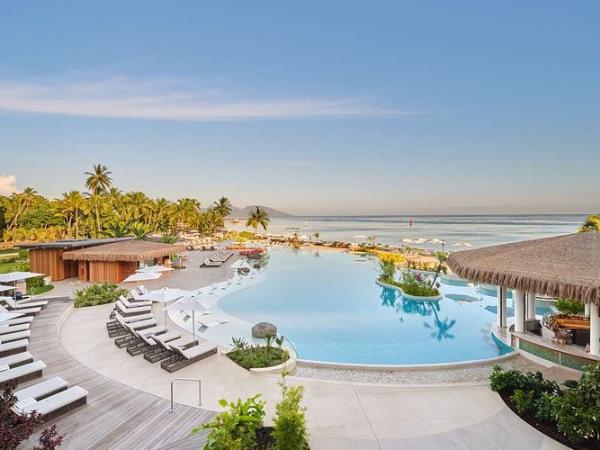 French Polynesia luxury villa & catamaran cruise holiday
