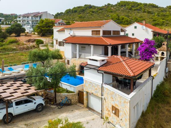 Vis Island activity holiday in Croatia