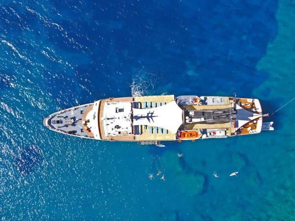 Greek Islands luxury sailing cruise