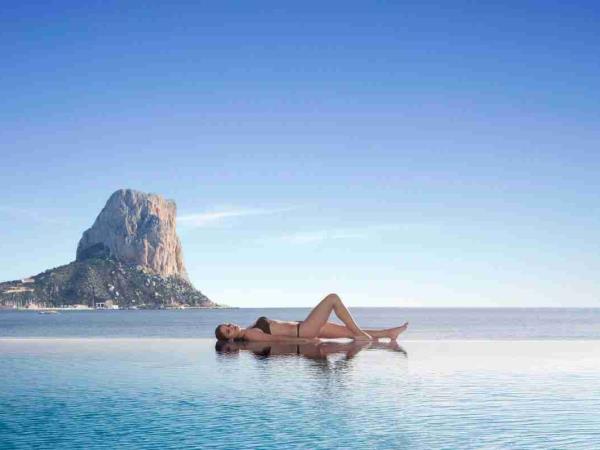 Luxury yoga & hiking holidays Spain