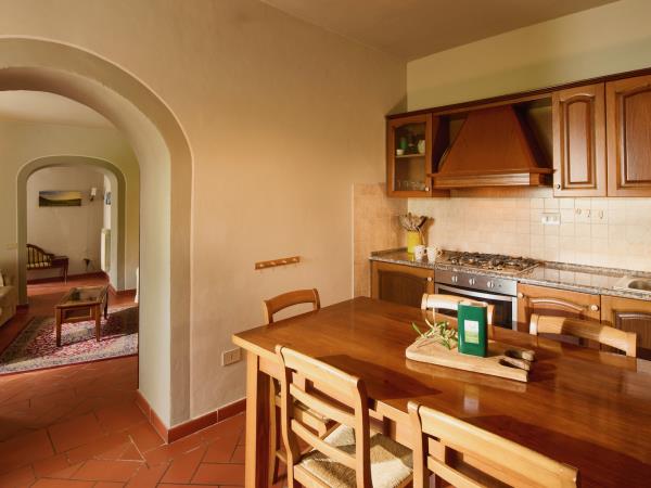 Tuscany farmhouse accommodation, Italy