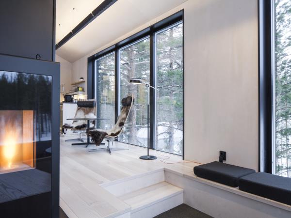 Treehouse Retreat in Swedish Lapland 