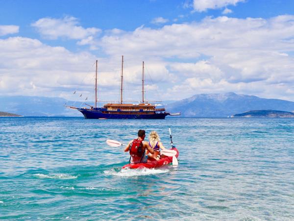 Greek Island hopping cruise in the Aegean