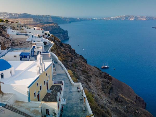 Greek Island hopping cruise in the Aegean