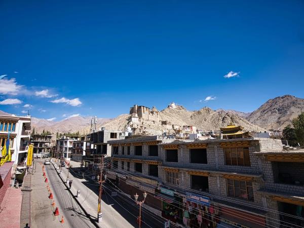 Ladakh self drive expedition in India