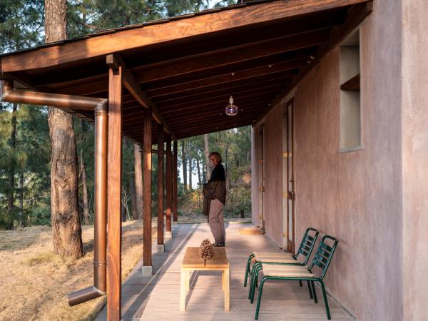 Architecture holiday in India, Empire to village 