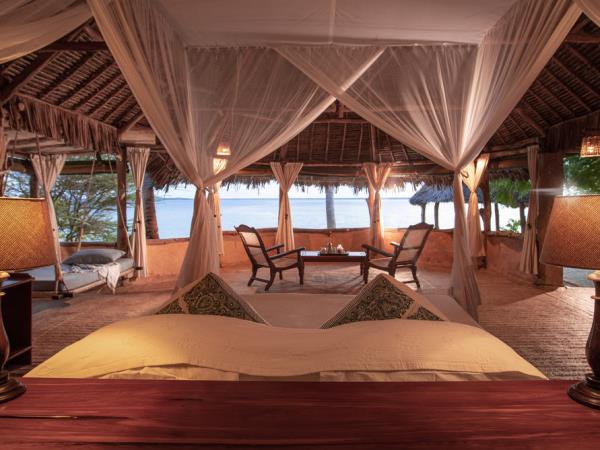 Kenya migration and Manda Bay beach holiday