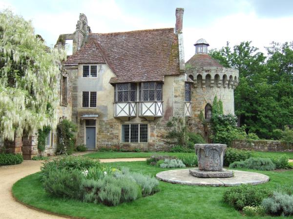 Luxury English history vacation, the Tudors Responsible Travel