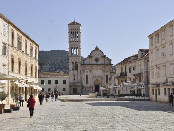 Island hopping bike tour from Split to Dubrovnik