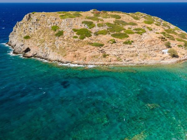 Greek Island archaeology vacation, small group