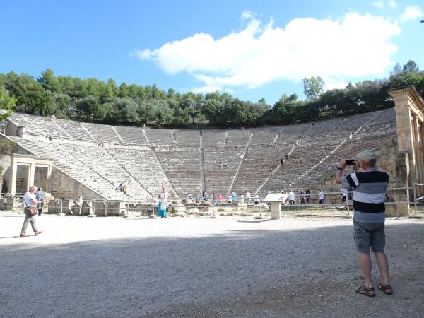 In depth archaeology vacation in Greece