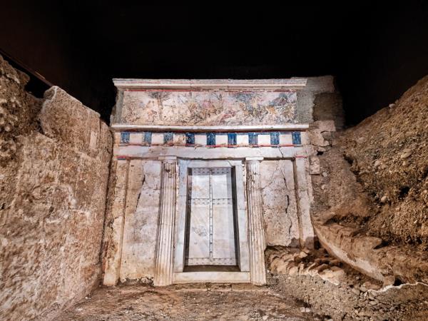 In depth archaeology vacation in Greece
