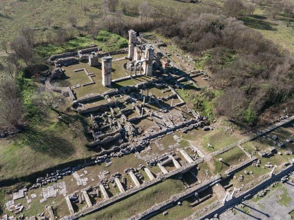 In depth archaeology vacation in Greece