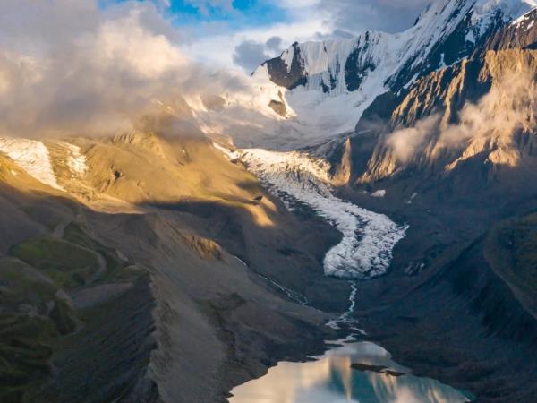 Minya Konka Mountain trek in Sichuan, China 