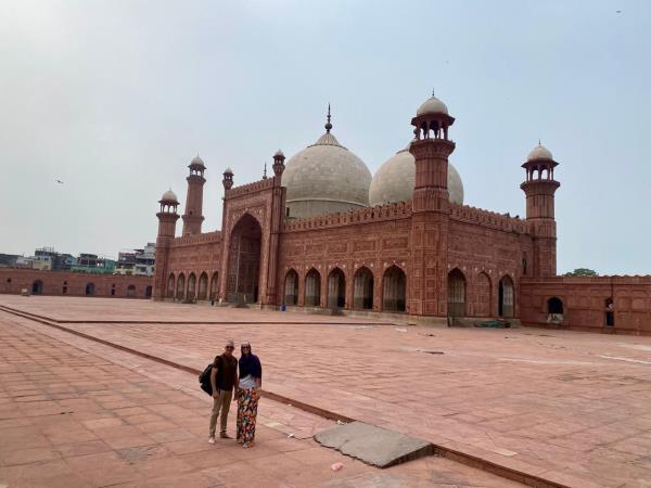 Pakistan mountain and city tour