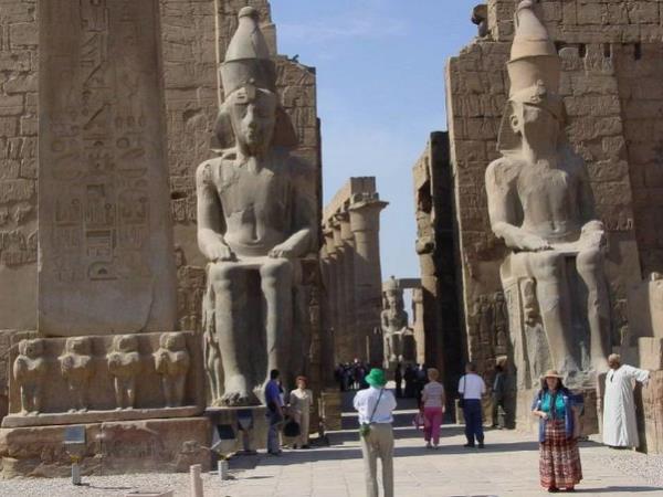 Egypt highlights with Nile Dahabiya cruise