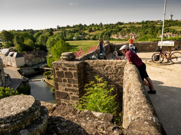 Paris to London cycling holiday