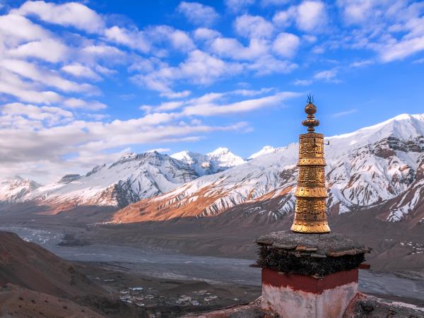 Ladakh mountains trekking adventure
