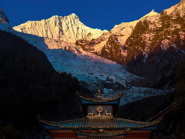 Meili snow mountain trek in Yunnan, China