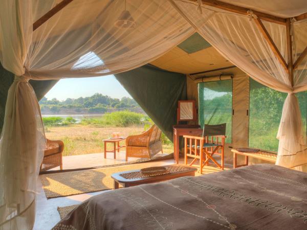 Malawi & Zambia holiday, safari & beach 