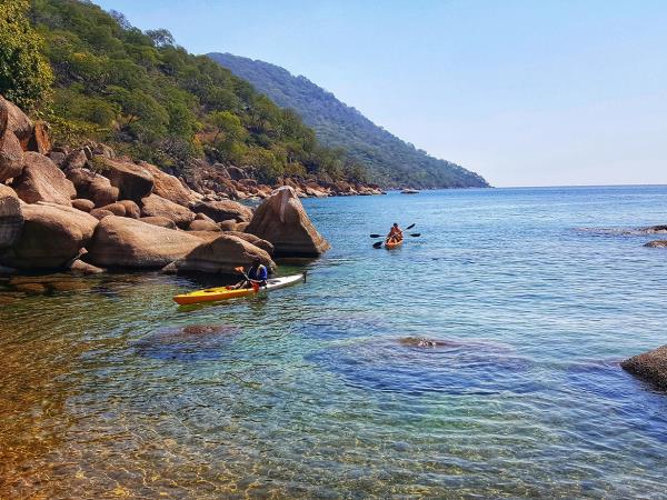 Malawi & Zambia holiday, safari & beach 
