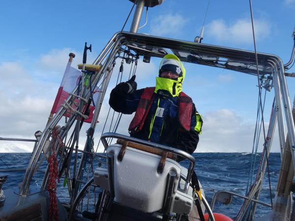Arctic sailing safari