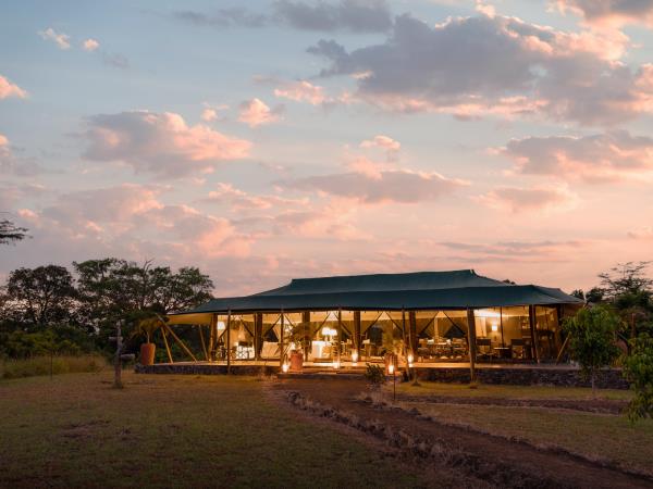 Kenya luxury flying safari holiday