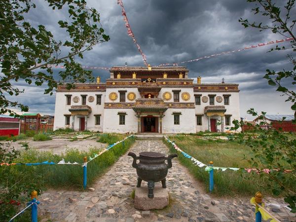 Essence Of Mongolia small group tour