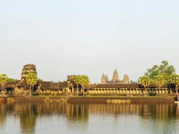Cambodia cultural tour, incl Angkor Wat