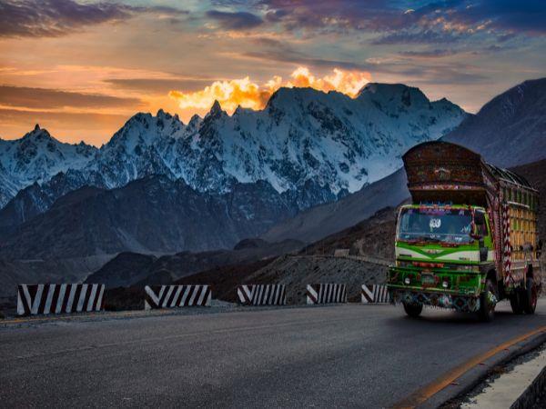 Pakistan in spring tour, blossoms and heritage 