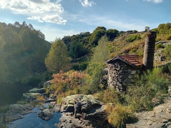 Hiking and yoga retreat in Portugal
