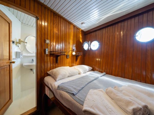 Greek Island gulet cruises 