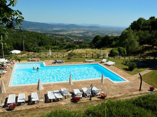 Tuscany food, wine and cookery retreat