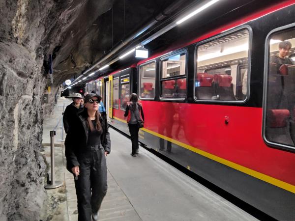 Six Swiss extremes hiking holiday