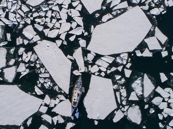 Svalbard summer sailing holiday