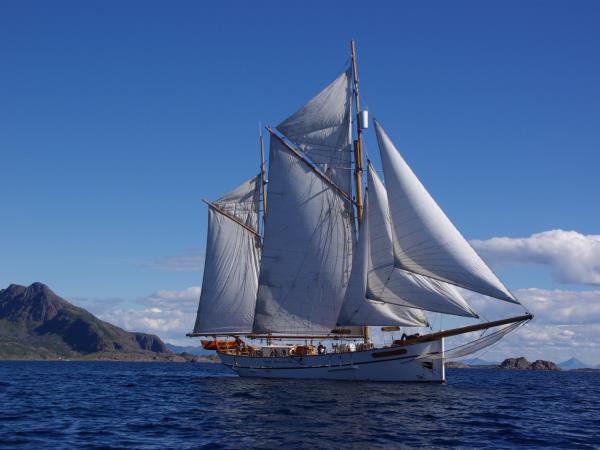 Svalbard summer sailing holiday
