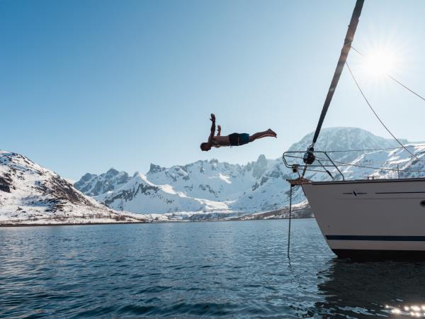 Ski and sail adventure in Norway