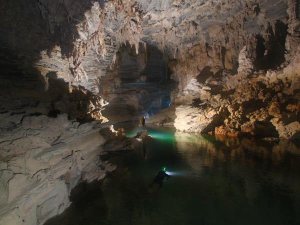 Central Vietnam caves and cultural tour 