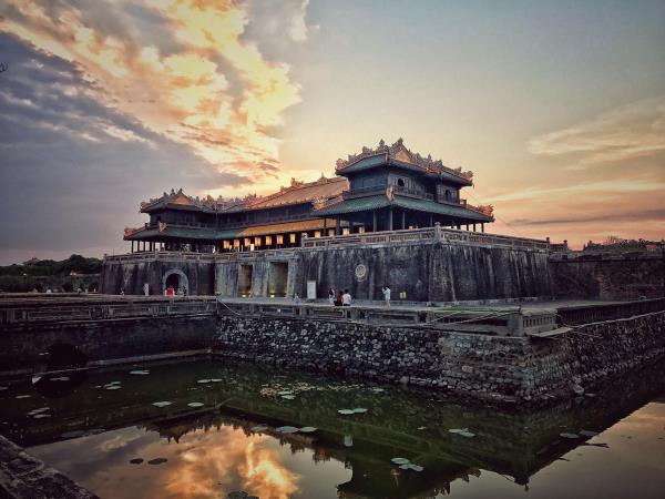 Central Vietnam caves and cultural tour 