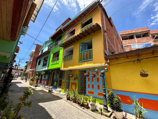 Colombia in-depth holiday, 24 days
