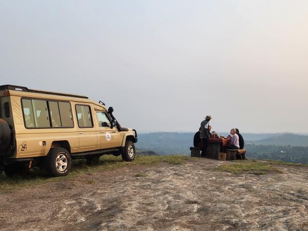 Uganda family safari holiday, all inclusive 