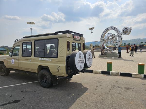 Gorilla and game safari in Uganda 