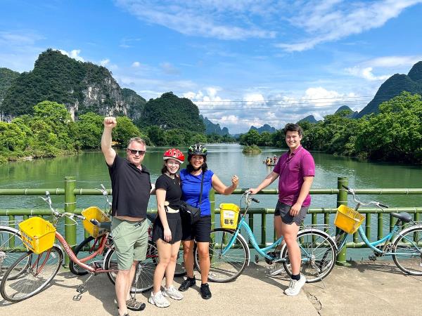 China overland holiday, Tibetan Plateau & pandas