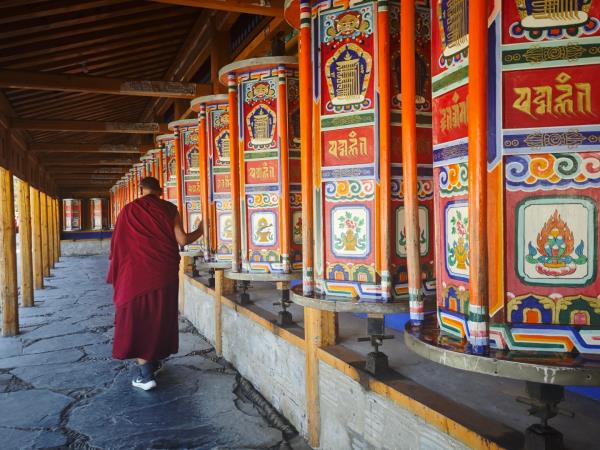 China overland holiday, Tibetan Plateau & pandas