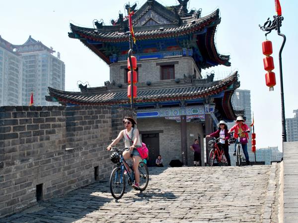 China overland holiday, Tibetan Plateau & pandas