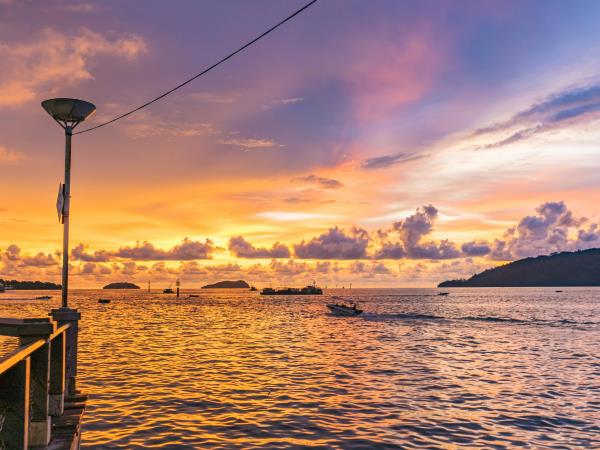 Malaysia, Borneo & Singapore family 12 day tour