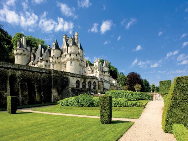 Loire Valley walking holiday, chateaux & vineyards