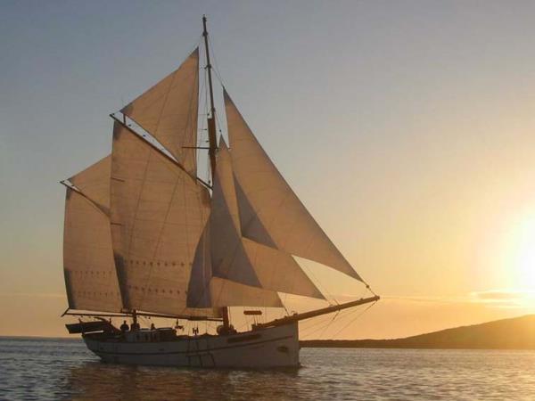 Arctic Circle sailing expedition, Spitsbergen
