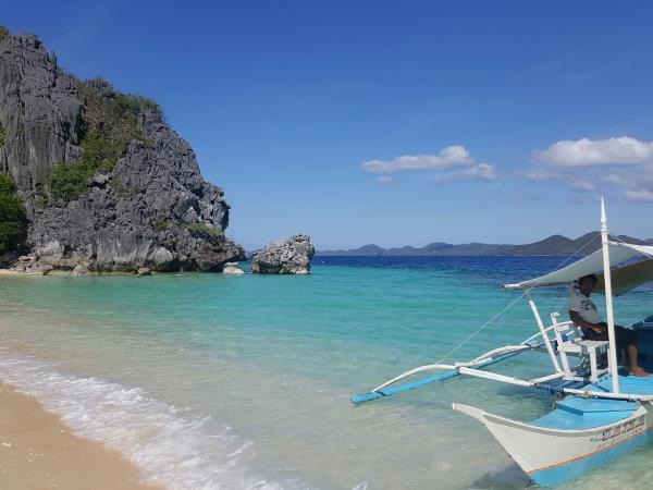 Phillippines swimming holiday