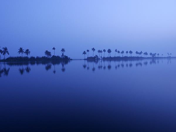Kerala houseboat and bike tour, India